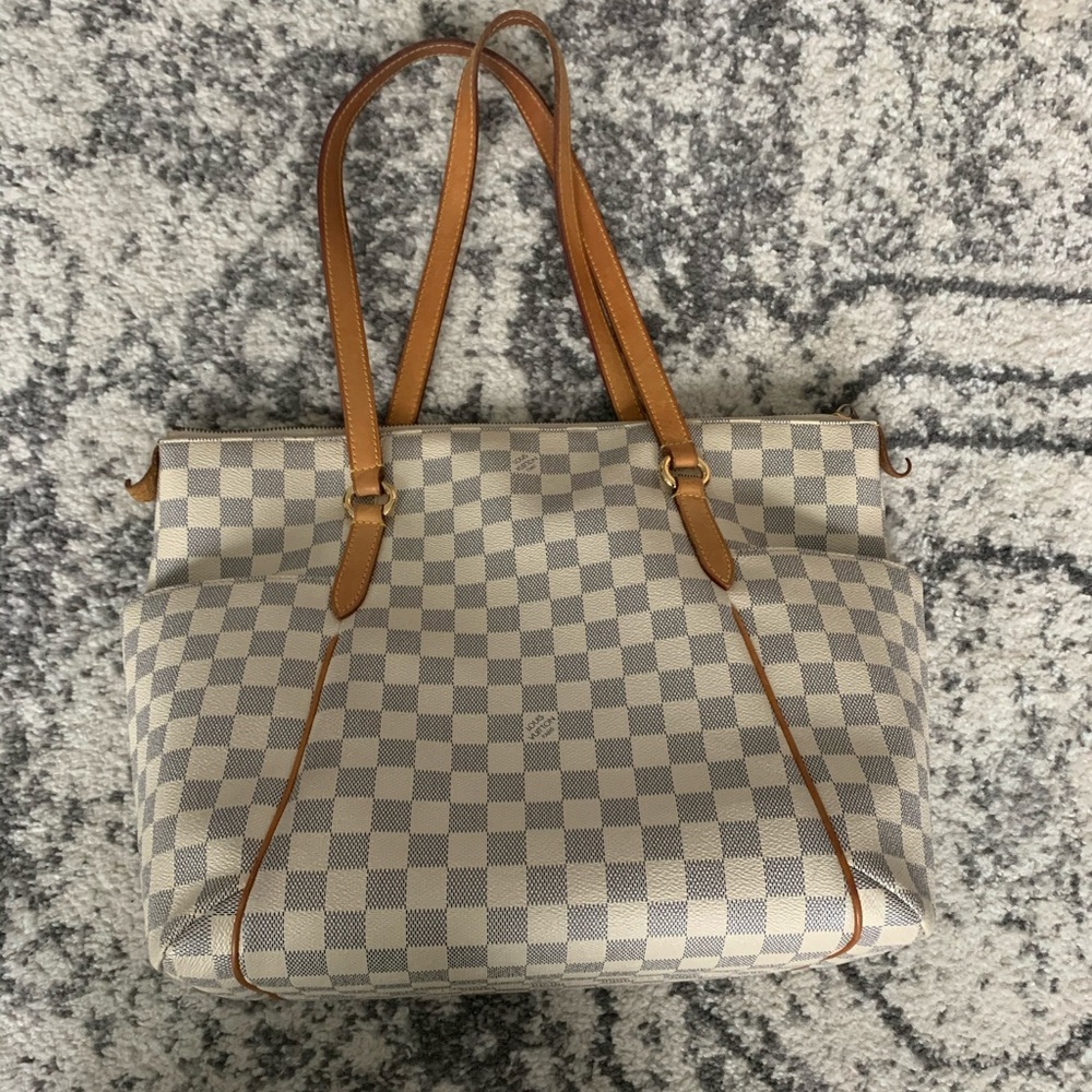 Louis Vuitton Totally MM in Damier Azur